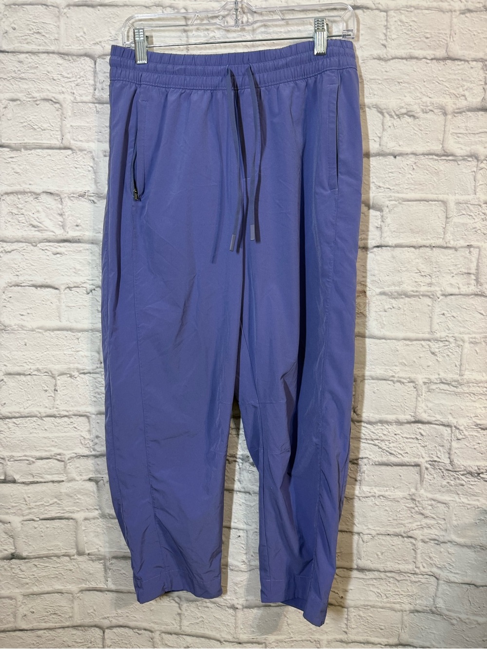 Athleta Periwinkle Blue Drawstring Capris, 8